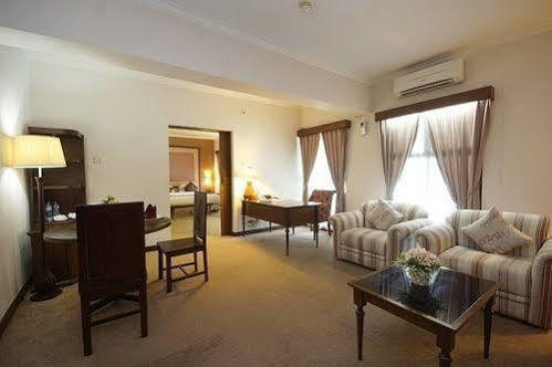 Bahari Inn Tegal Kültér fotó